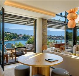 4 Bedroom Villa with Pool, Sumartin, sleeps 8